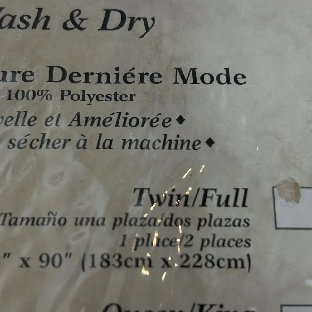 Plymouth 100% Polyester Cream Blanket NWT Vintage - Picture 7 of 11